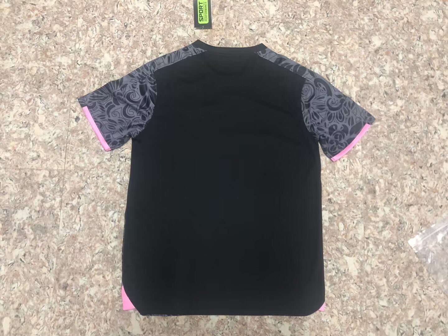 Palestine Noir Rose Fans