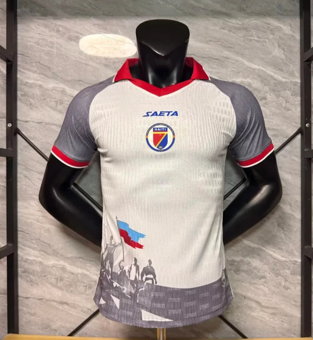 Maillot Haïti Extérieur 2026 Saeta – Blanc Gris Rouge